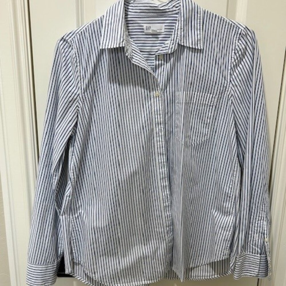 Gap Long Sleeve Buttondown Shirt - Women's